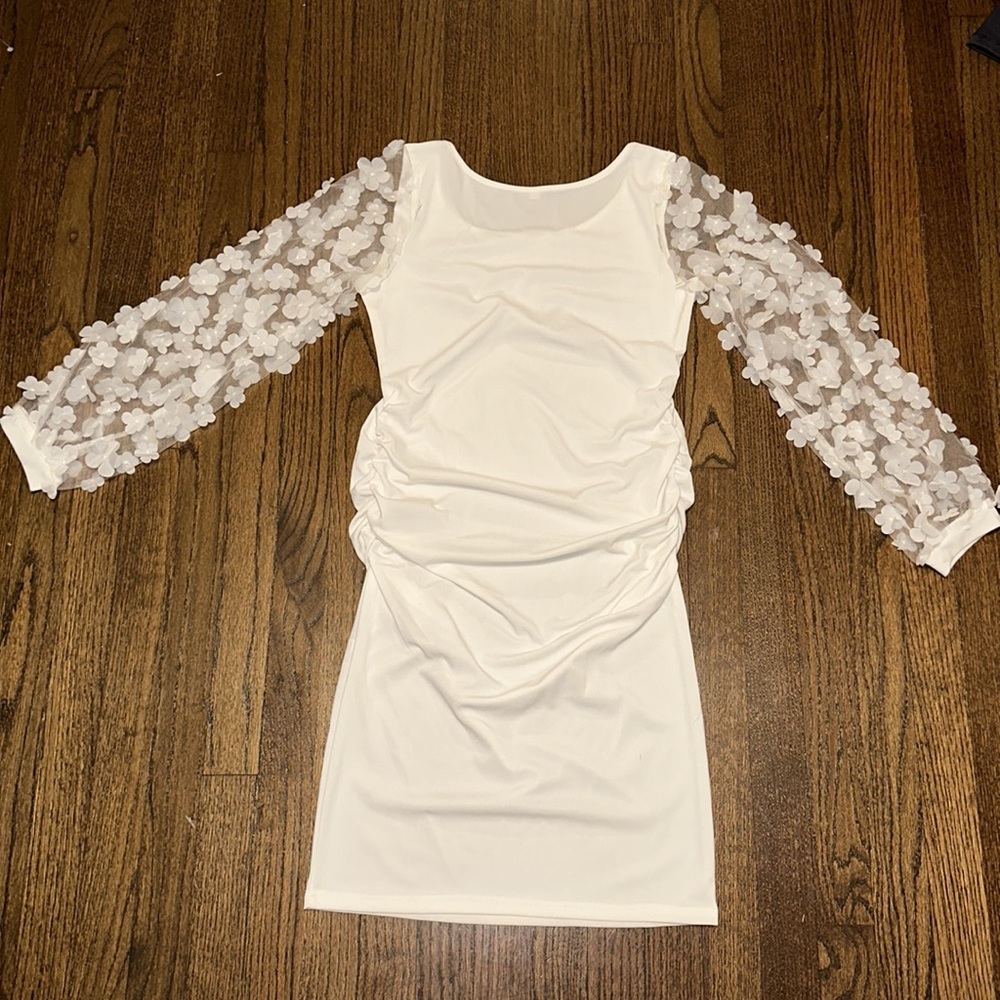 White Flower Appliqué Ballon Sleeve Mini Fitted Stretchy Maternity Dress Small - Picture 5 of 12